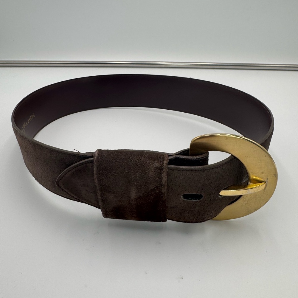 Elegant Brown Belt with Gold Buckle - Picture 2 of 5